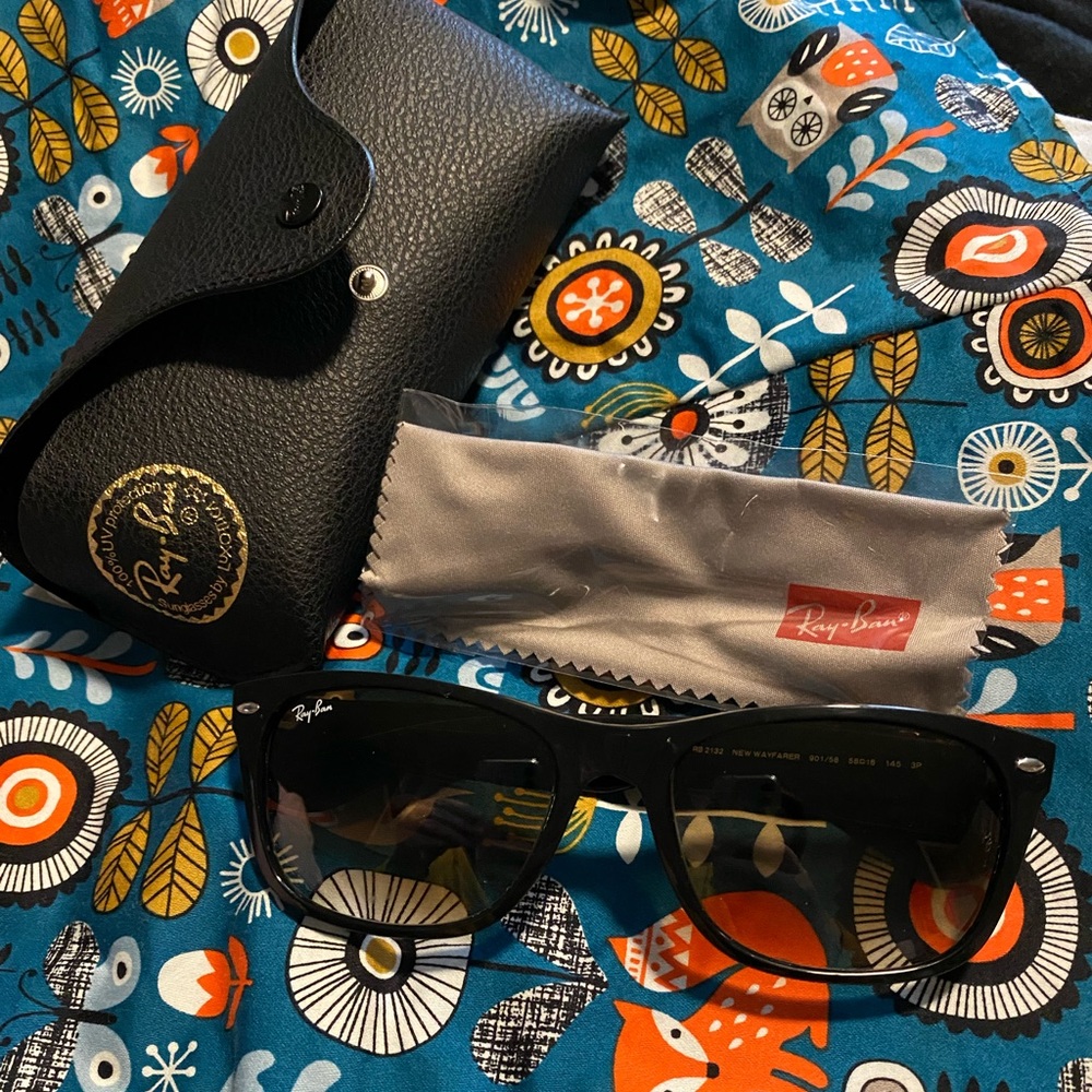 RayBan New Wayfarer  NWT
